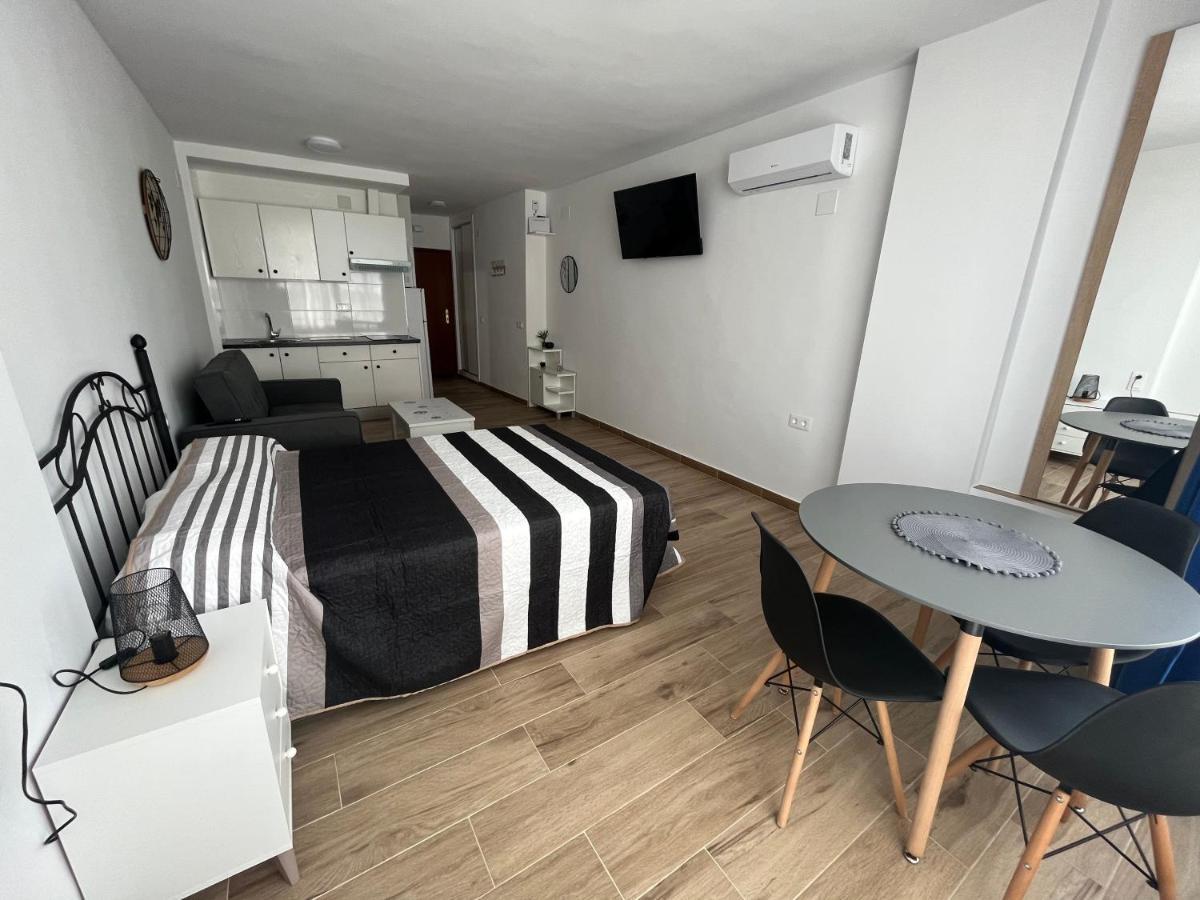 Ver621 - Estudio Con Vistas Al Mar, Wifi, Piscina, Centro A 100 Metros, Playa A 600 Metros Торремолинос Экстерьер фото