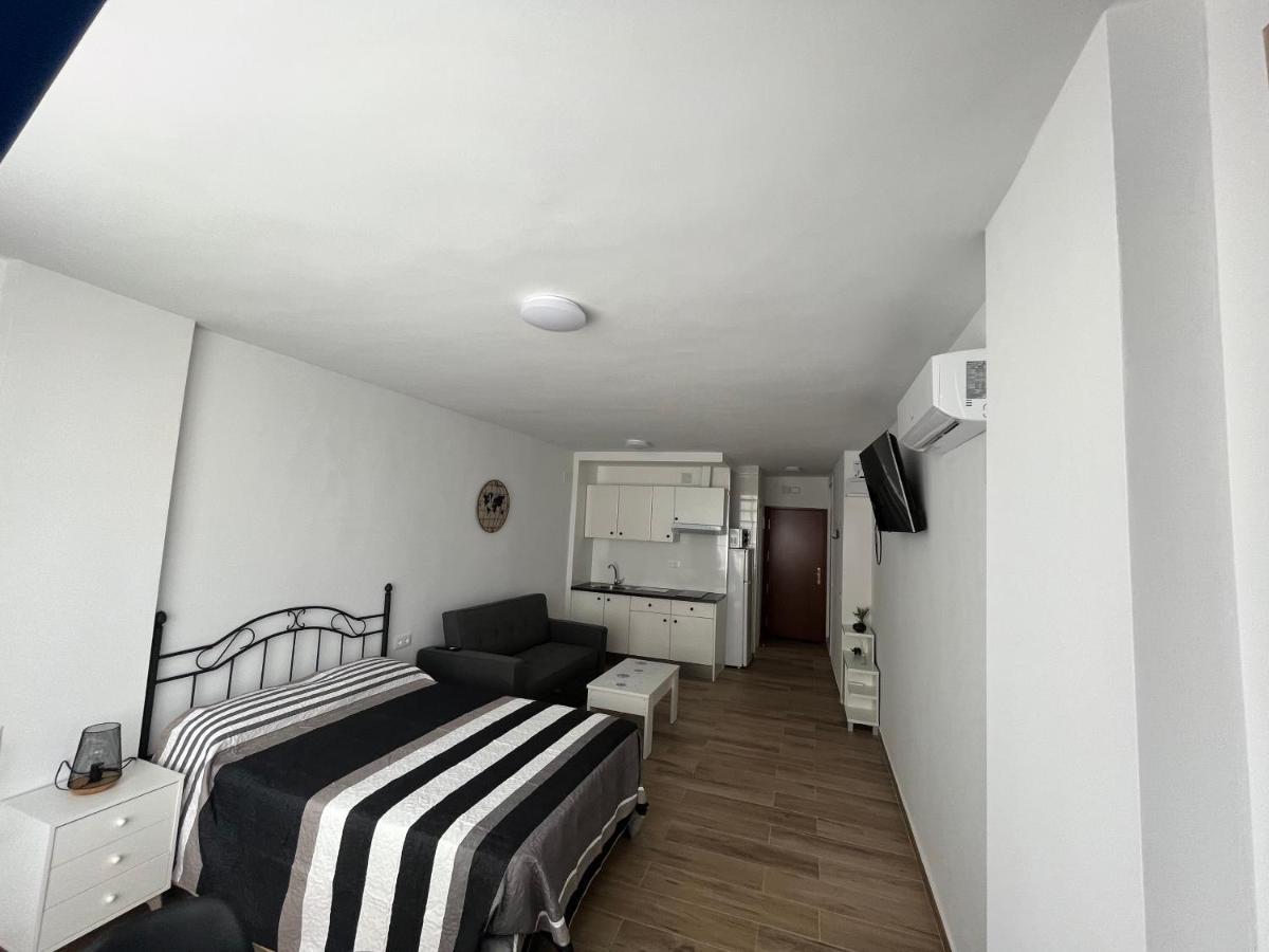 Ver621 - Estudio Con Vistas Al Mar, Wifi, Piscina, Centro A 100 Metros, Playa A 600 Metros Торремолинос Экстерьер фото